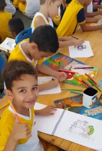 Estudantes em oficina durante a Festa Literária de Itapecuru-Mirim